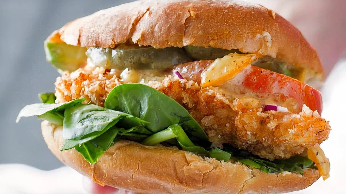 London Burgers signature dishes — fresh burgers, poutine, wraps and gyros in London, Ontario